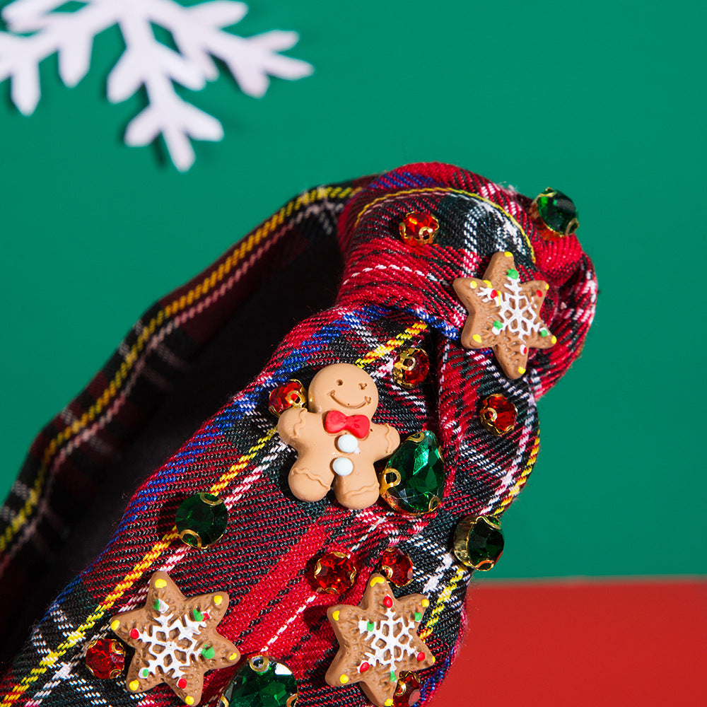 Noel Novelties: The Festive Tartan Twist Duo - Sparkssy